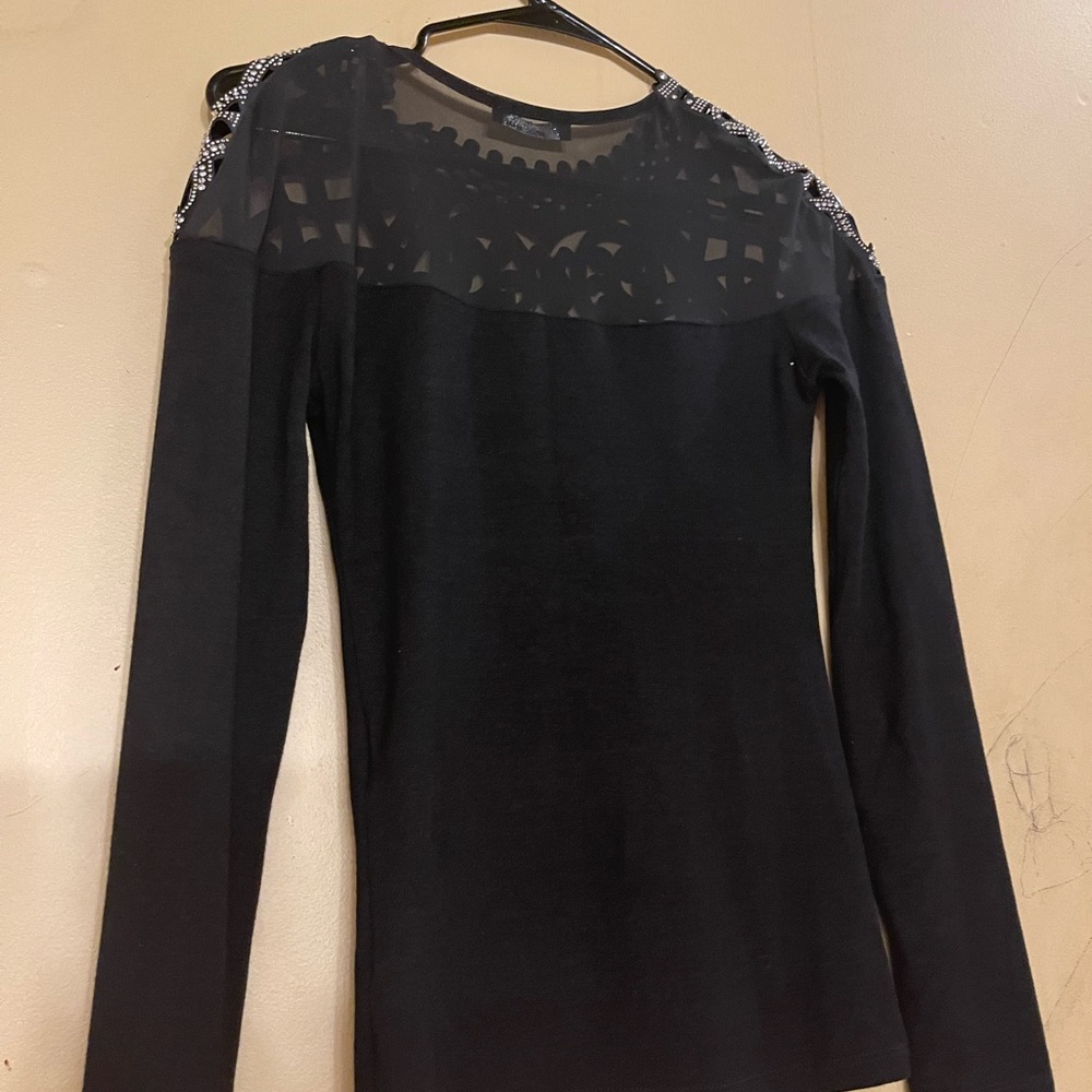 Top Wears - Picture 5 of 5